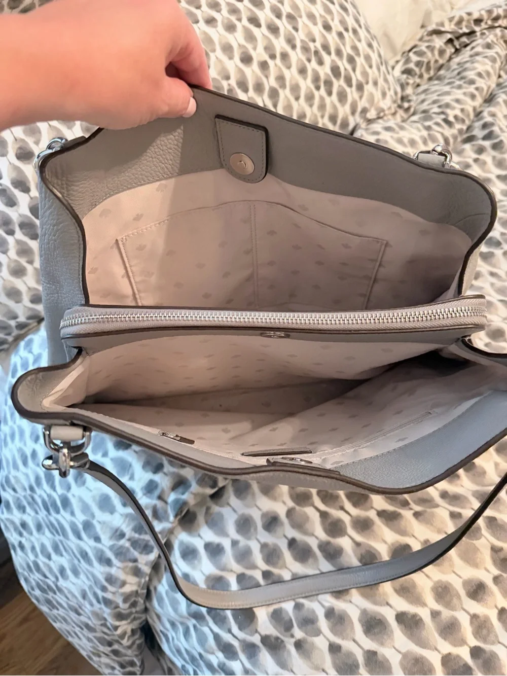 kate spade light gray leather shoulder bag